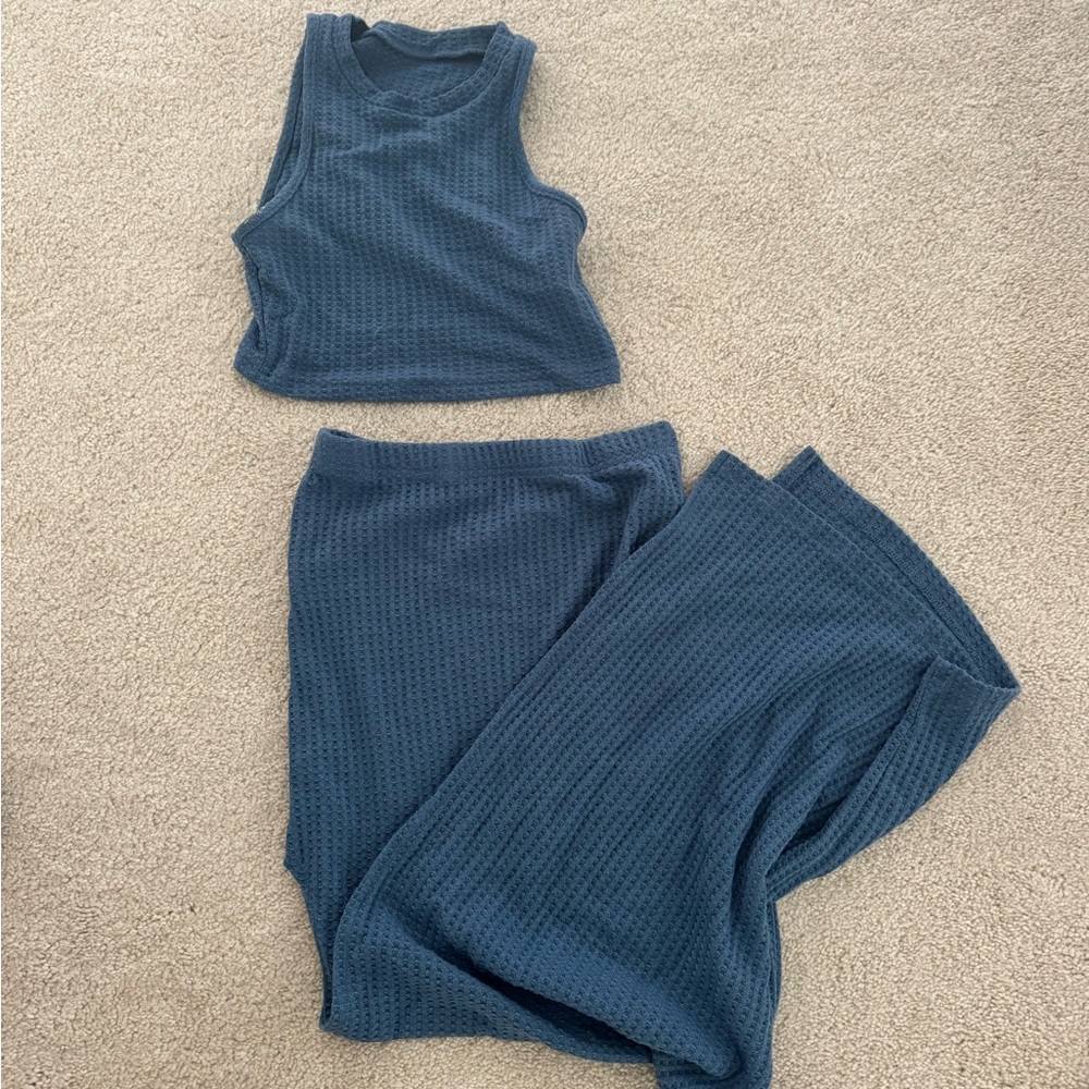 Blue Textured Sleeveless Top and Pants Set